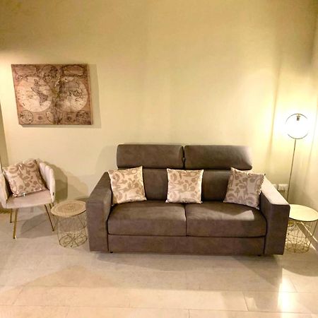 Lido Galeazzi Giant Pool Apartment Sirmione Luaran gambar