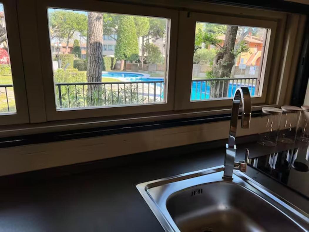 Lido Galeazzi Giant Pool Apartment Sirmione Luaran gambar