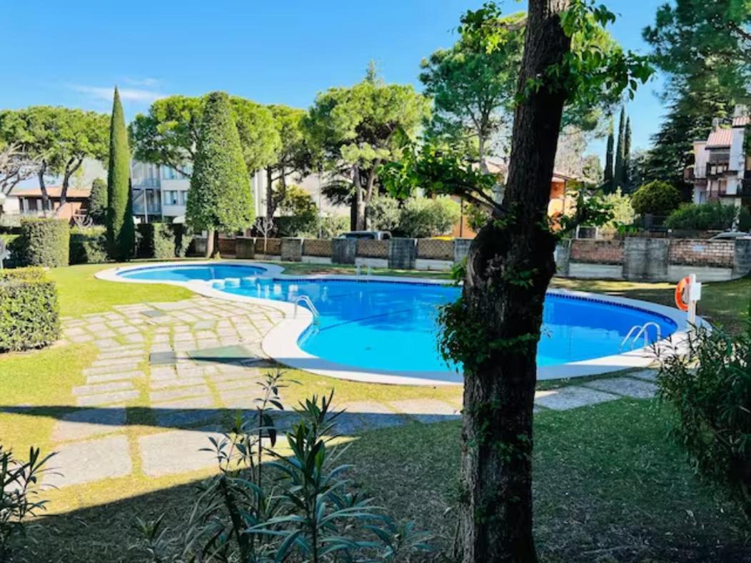 Lido Galeazzi Giant Pool Apartment Sirmione Luaran gambar
