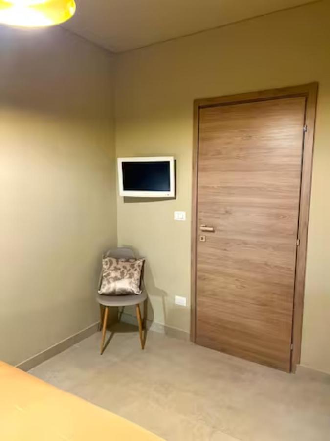 Lido Galeazzi Giant Pool Apartment Sirmione Luaran gambar