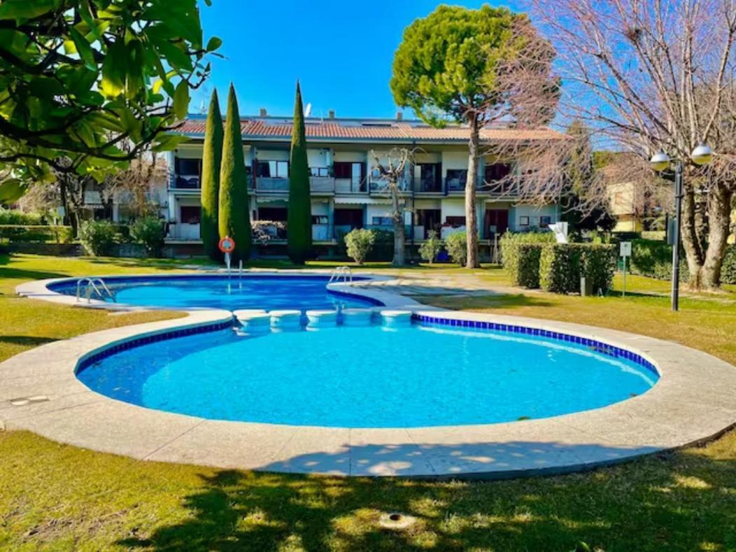 Lido Galeazzi Giant Pool Apartment Sirmione Luaran gambar