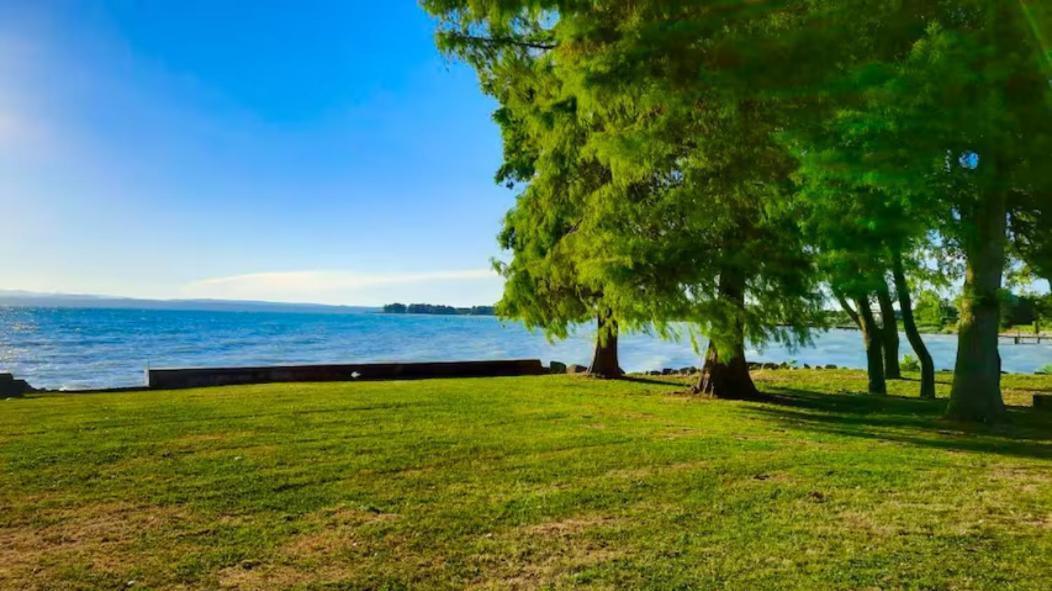 Lido Galeazzi Giant Pool Apartment Sirmione Luaran gambar
